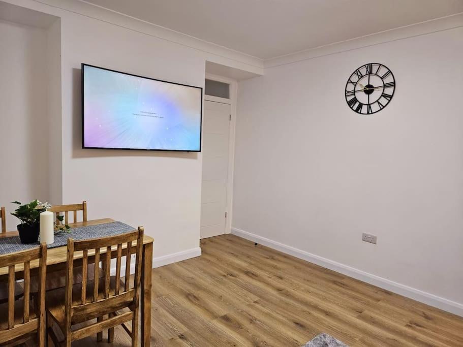 Wonderful Apartment In Wembley London Exterior foto