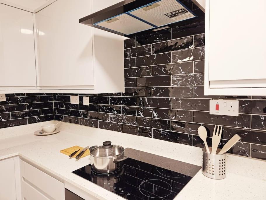 Wonderful Apartment In Wembley London Exterior foto